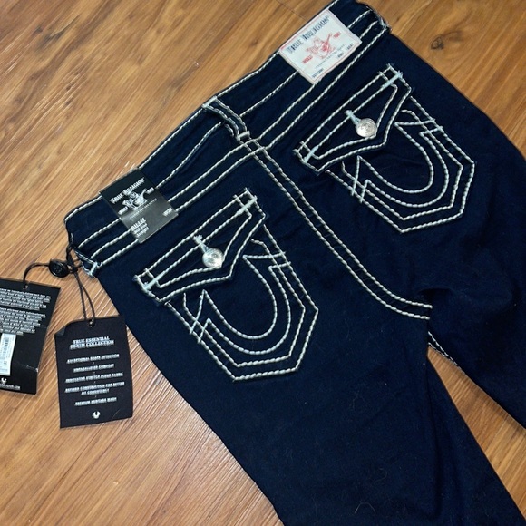 ☃️BOGO50%☃️🆕💙TRUE RELIGION: BILLIE Mid Rise Straight SIZE 32 RETAIL $169 - Picture 1 of 7